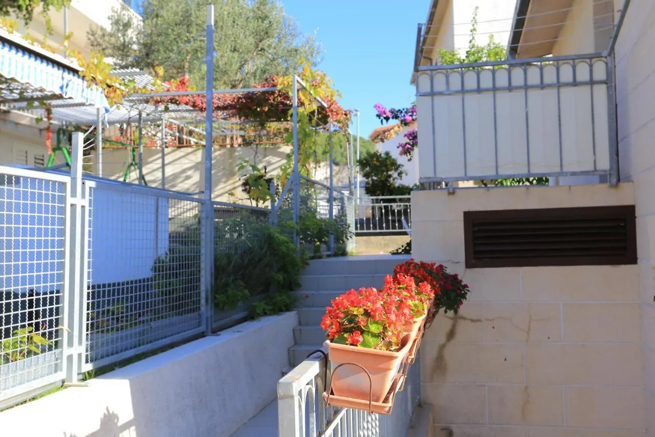 Apartments By The Sea Okrug Donji, Ciovo - 6859 Trogir